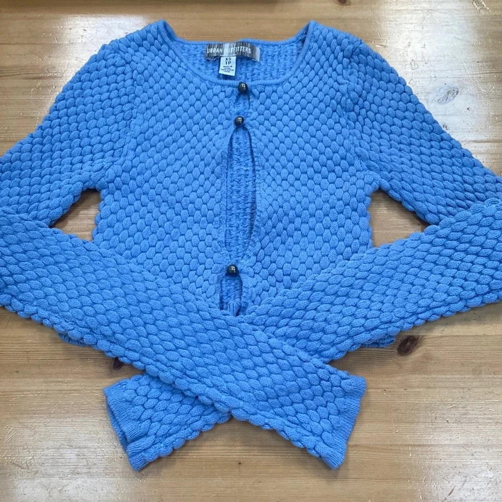 Urban Outfitters Blue Piper Textured Keyhole Sweater - Picture 1 of 3